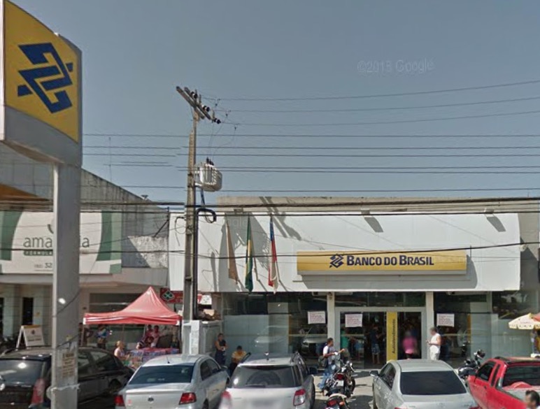 Suspeitos invadem agência bancária e fazem roubo ousado em Manaus