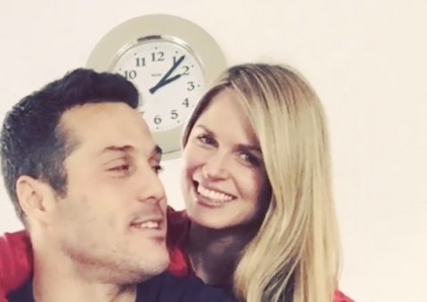 Após desabafo de Susana Werner, Julio César curte festinha rodeado de mulheres