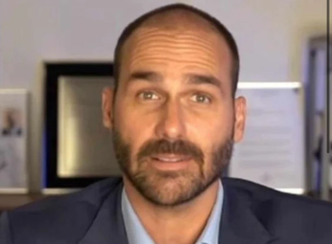 Nos EUA, Eduardo Bolsonaro afirma que não retornará ao Brasil