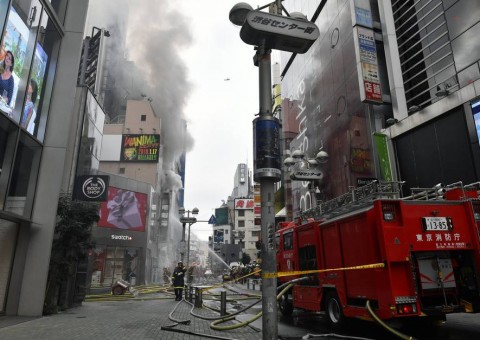 Incêndio em abrigo para idosos deixa 11 mortos e vários feridos