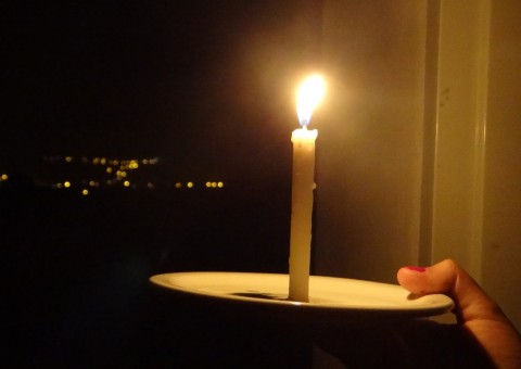 Em Manaus, moradores denunciam descaso com fornecimento de energia