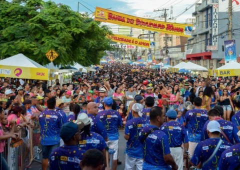 Bandas de Carnaval alteram fluxo de veículos no fim de semana em Manaus