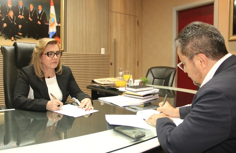 TCE e UEA se unem para ampliar auditorias ambientais