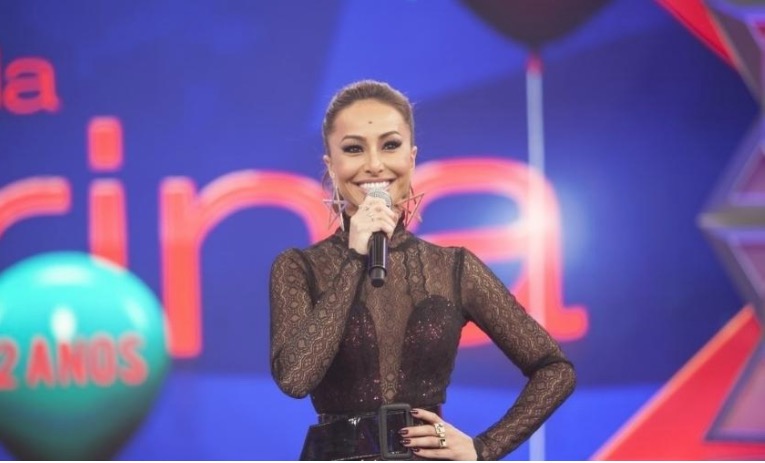 Funcionário demitido da Record apaga programa inteiro de Sabrina Sato