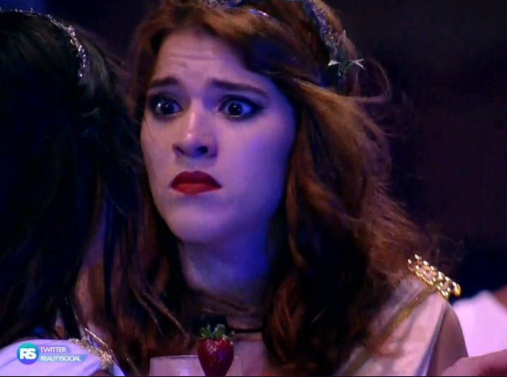 BBB18: Ana Clara flagra pegação de Jaqueline e Breno, e vira piada na internet