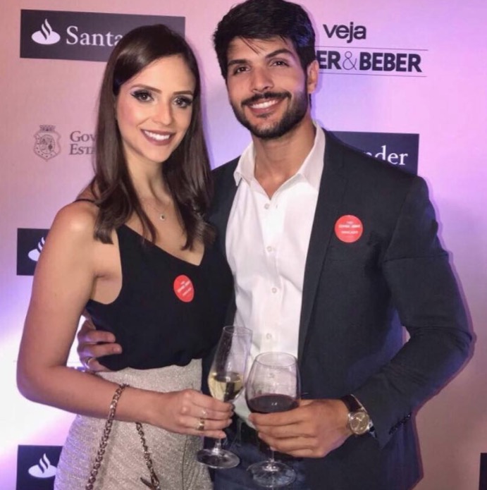 Noiva de Lucas do BBB18 surge sem aliança após ele revelar atração por Jéssica