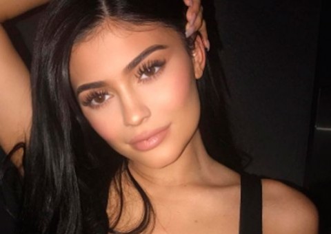 Kylie Jenner mostra vídeo grávida com o namorado pela primeira vez