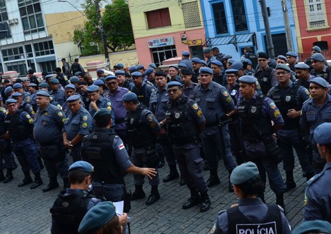 Operação Alegoria Proibida fiscaliza bandas que levaram 65 mil pessoas às ruas de Manaus