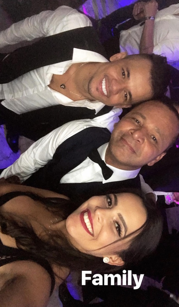 Ex-BBB Emilly posa com pai de Neymar e diz: “Família”