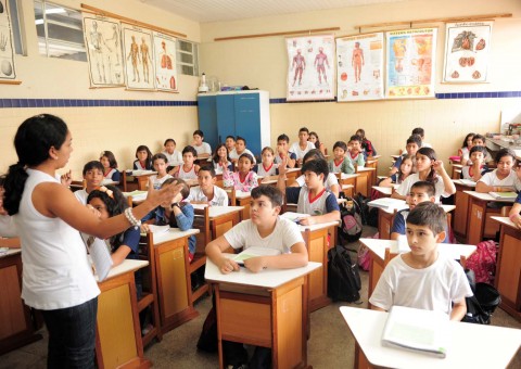 Seduc dá início ao ano letivo nas escolas da rede pública estadual de ensino
