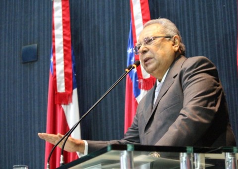 Amazonino concede abono fardamento de R$  2,2 mil para policiais militares e bombeiros