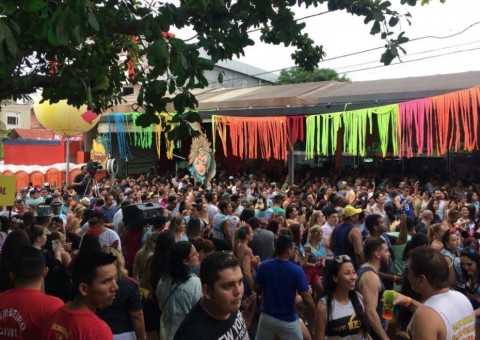 Banda do Gargalo agita foliões neste domingo