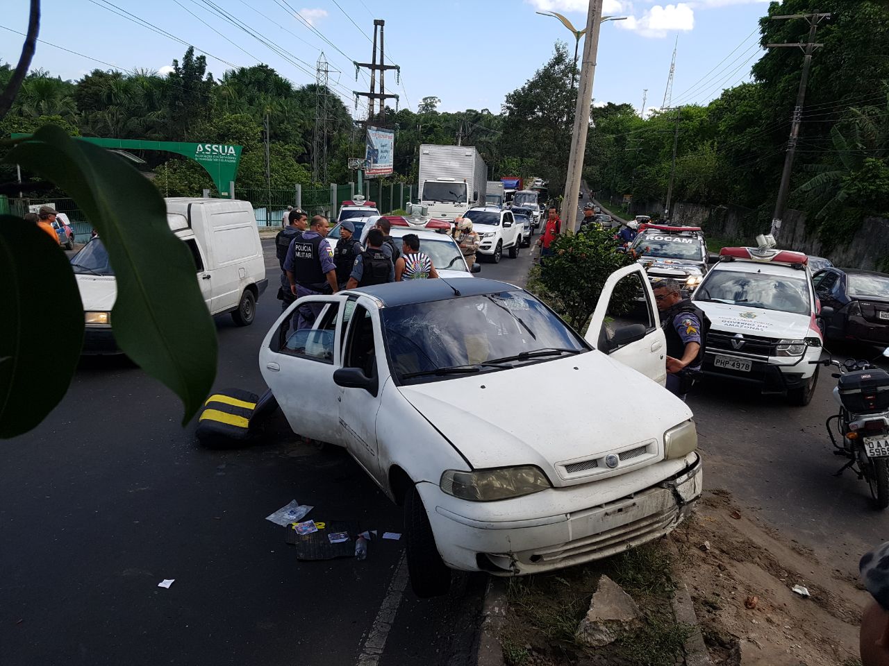 Grupo armado assalta DB e perseguição acaba com um baleado em Manaus