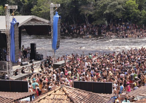 Carnachoeira 2018 agita Presidente Figueiredo com mais 15 atrações