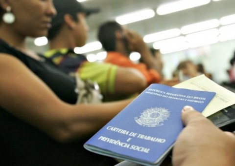Mais de 50 vagas de emprego são ofertadas para trabalhadores nesta quarta-feira