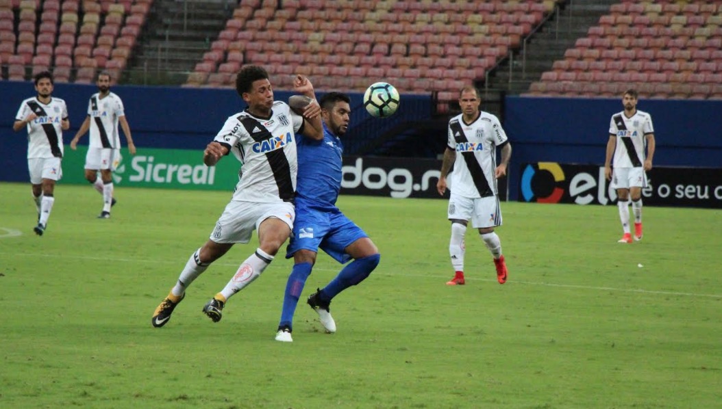 Naça sai de campo aplaudido após jogo equilibrado diante da Ponte Preta-SP