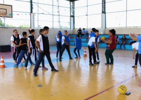 Escola Augusto Carneiro disponibiliza vagas para alunos surdos e surdos-cegos