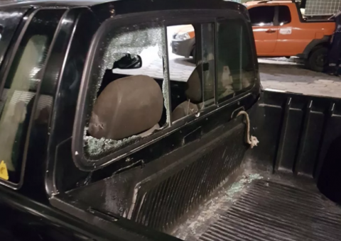 Agente penitenciário é baleado por grupo misterioso enquanto dirigia em Manaus