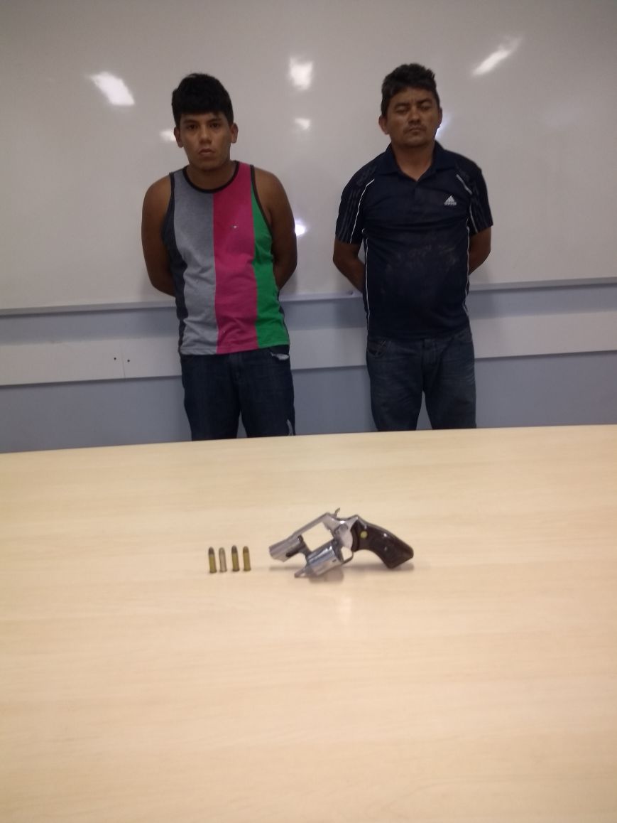 Dupla é presa em flagrante assaltando posto de gasolina em Manaus