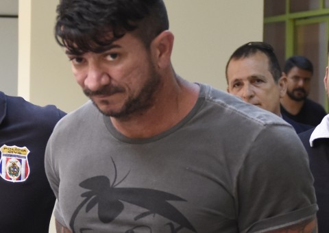 Suposto líder de facção foragido é preso com drogas e 15 mil dólares em Manaus