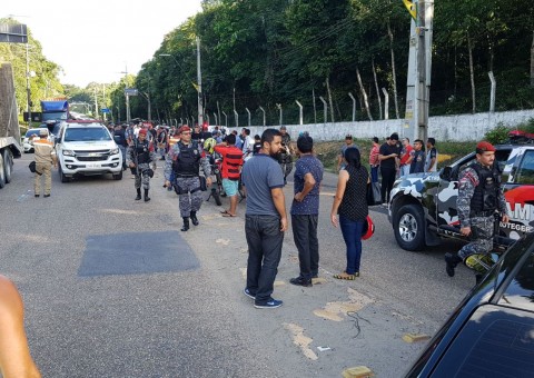 Sargento da PM morre após colidir com carro de luxo em Manaus