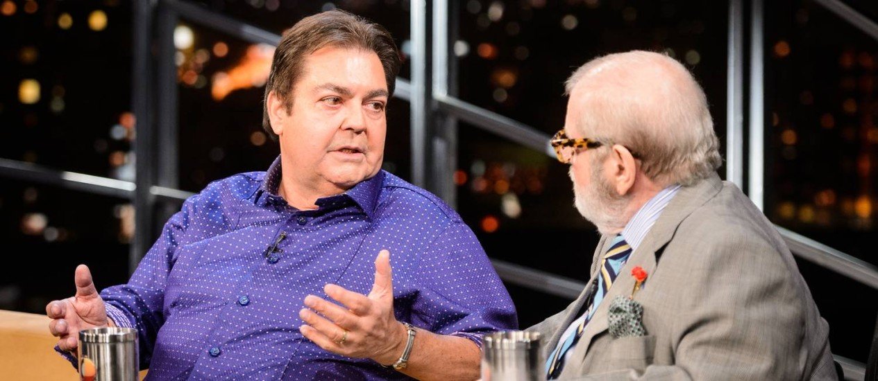 Faustão é internado e passa por cirurgia   