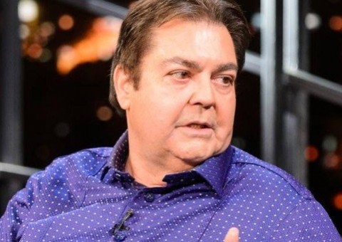 Faustão é internado e passa por cirurgia   