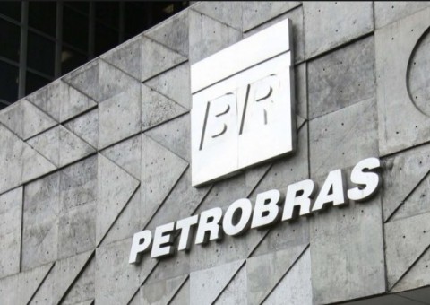 Petrobras abre processo seletivo com salários de até 9 mil 