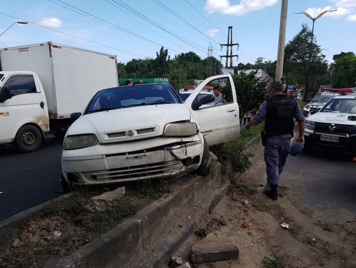 Morre um dos suspeitos baleados durante troca de tiros com a polícia em Manaus