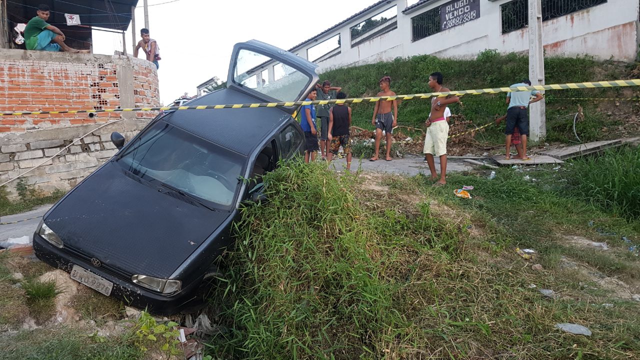 Em Manaus, perseguição policial termina com mulher morta com tiro na nuca
