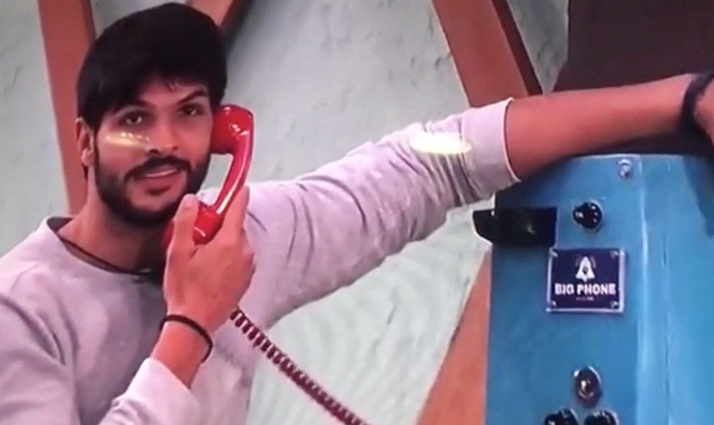 BBB18: Big Fone toca, brother atende e indica alvo diretamente ao Paredão