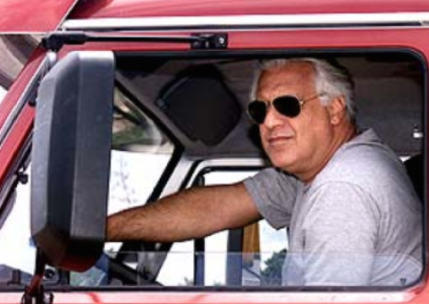 Motorista é preso portando carteira com CPF de Antonio Fagundes