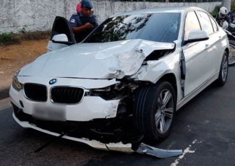 Motorista de caro de luxo que atropelou PM vai se apresentar à delegacia em Manaus