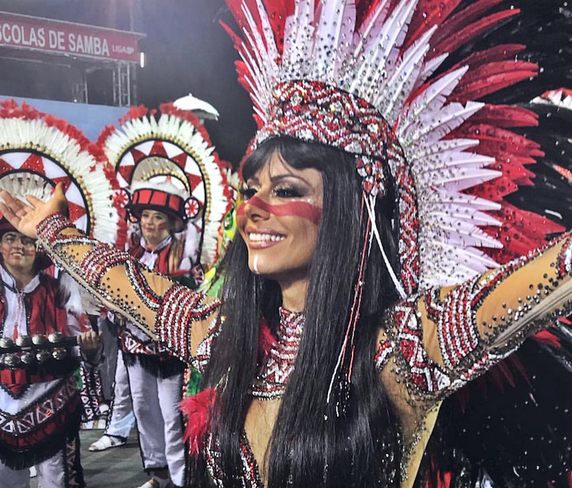   Viviane Araújo arrasa como índia na Mancha Verde: 'dona do Carnaval brasileiro'  