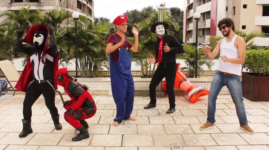 Inspirado em super-heróis, grupo realiza Carnaval 'Nerd' em Manaus