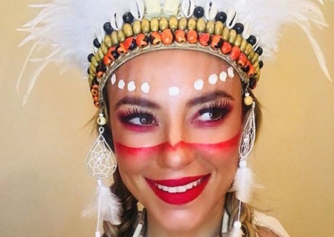 Paolla Oliveira se fantasia de índia no Carnaval e é criticada na web