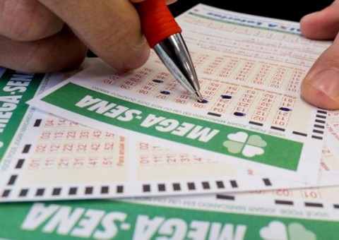 Mega-Sena acumula e pode pagar R$ 71 milhões na próxima quarta