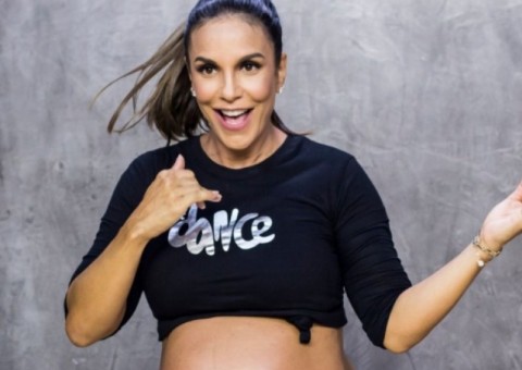 Marido de Ivete Sangalo revela rostos de gêmeas em foto
