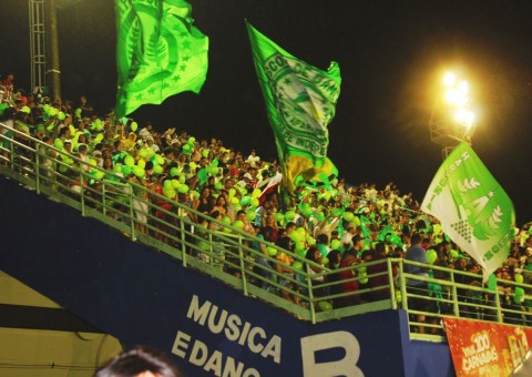 Debaixo de chuva, Andanças de Ciganos desfila e conta história da cachaça