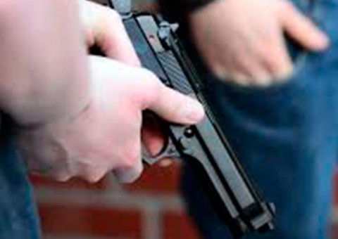 Atirador mata quatro pessoas e se suicida em cidade americana