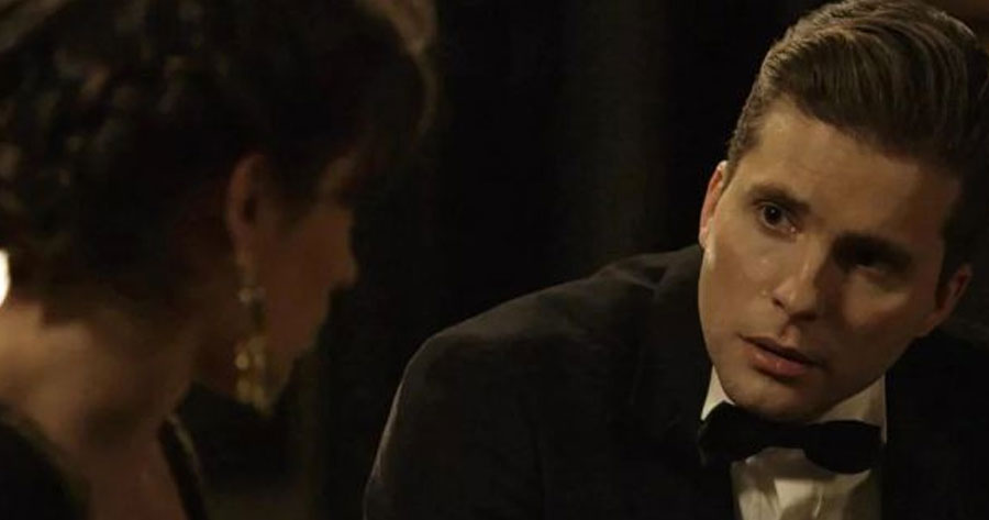 Patrick tenta alertar Clara sobre golpe de Renato e mocinha surpreende