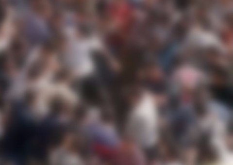 Homem é espancado por populares após matar esposa no meio de avenida