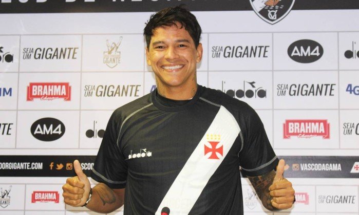 Giovanni Augusto é apresentado no Vasco e revela ligação de Zé Ricardo