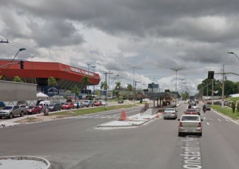 Voltando de bloco, jovem é atropelado na faixa de pedestre em Manaus