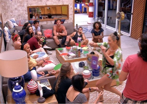 BBB18: Jogo da discórdia causa climão entre brothers 'Vou falar tudo na sua cara'