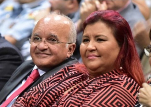 Justiça aceita denúncia do MPF e José Melo, esposa e ex-secretários viram réus 