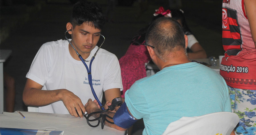 Serviços gratuitos de saúde são ofertados na Ponta Negra