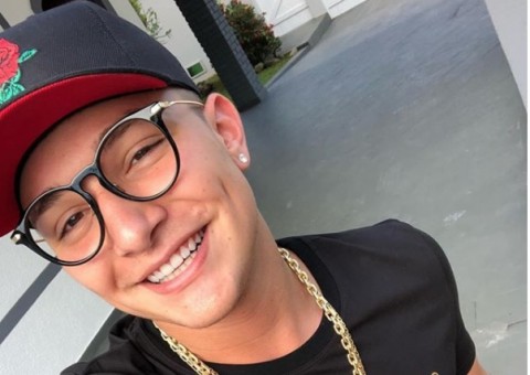 MC Gui sofre acidente de moto durante férias