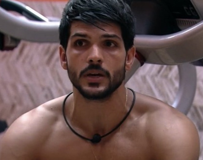BBB18: Lucas teme que noiva tenha terminado e faz promessa: 'passei a ter certeza'