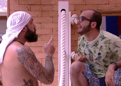 BBB18: Caruso discute com Mahmoud: 'Você é um moleque'